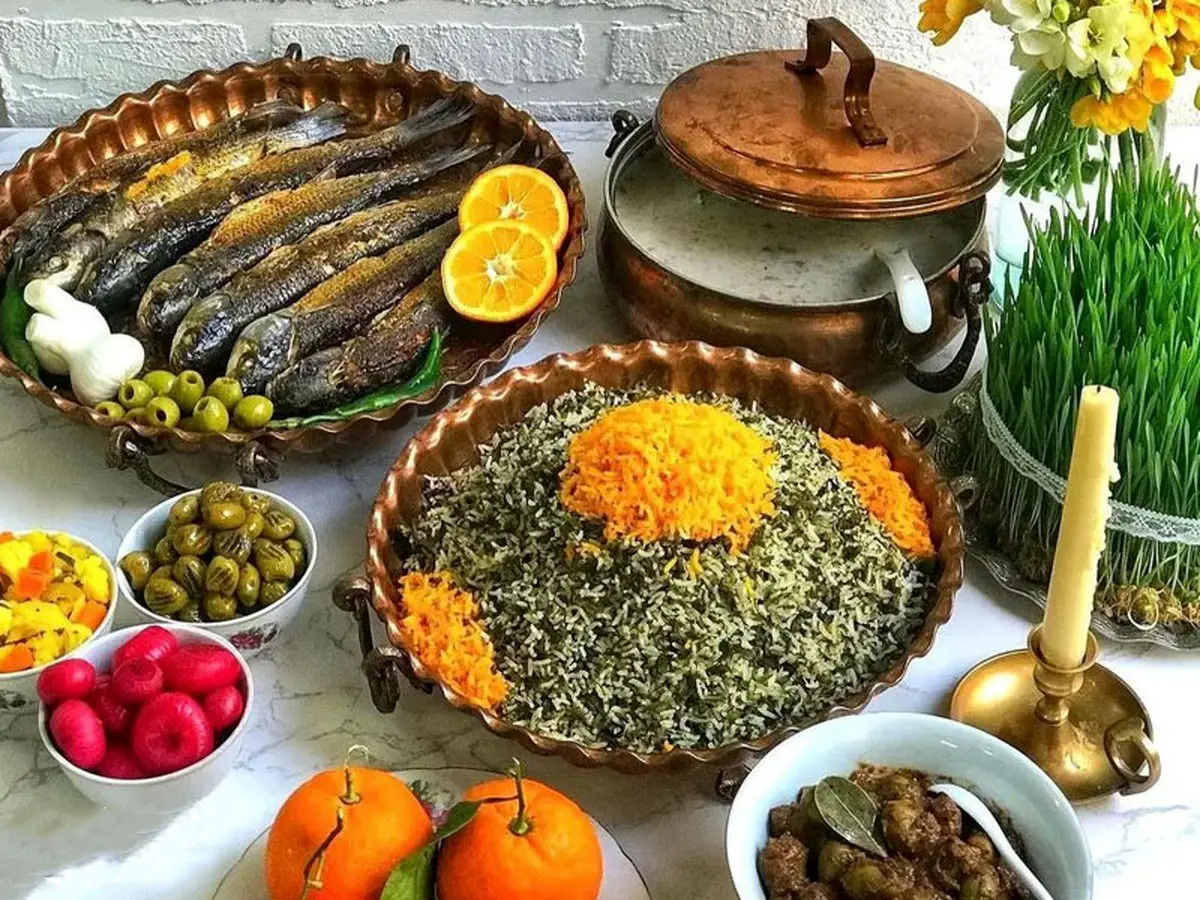 غذاهای محلی ( برنج و ماهی و ترشی ) در شهر بندرعباس