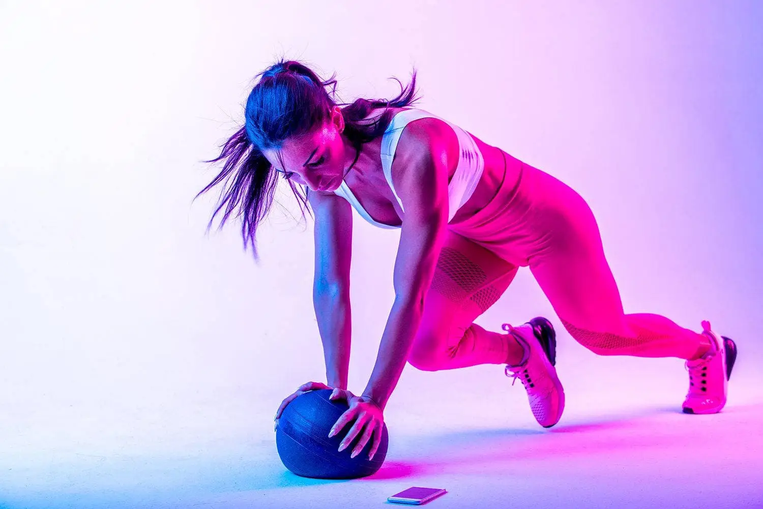 تصویر مقاله : ورزش هیت (HIIT) چیست؟ راهنمای جامع تمرینات تناوبی با شدت بالا